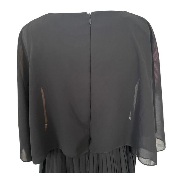 Pretty Little Thing PLT Black Pleated Flowy Dress NWT - Picture 5 of 8